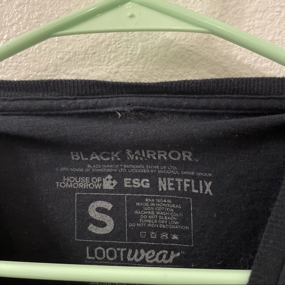 Loot wear Netflix black mirror t shirt black small black shirt Netflix shirt - Picture 3 of 4